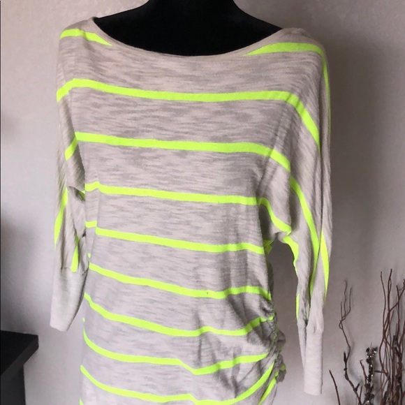 Express grey/lime green Top - Picture 2 of 7